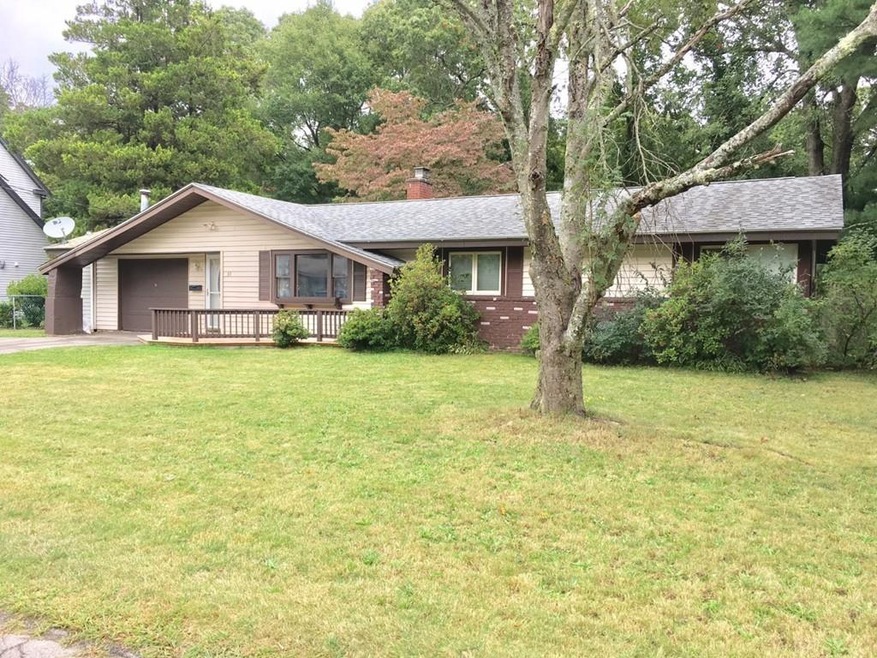 33 Roslyn Rd, Brockton, MA 02302 - photo 1