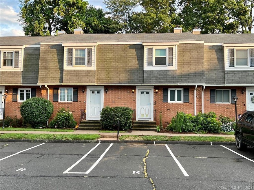 1165 Enfield St unit 8, Enfield, CT 06082 - photo 1