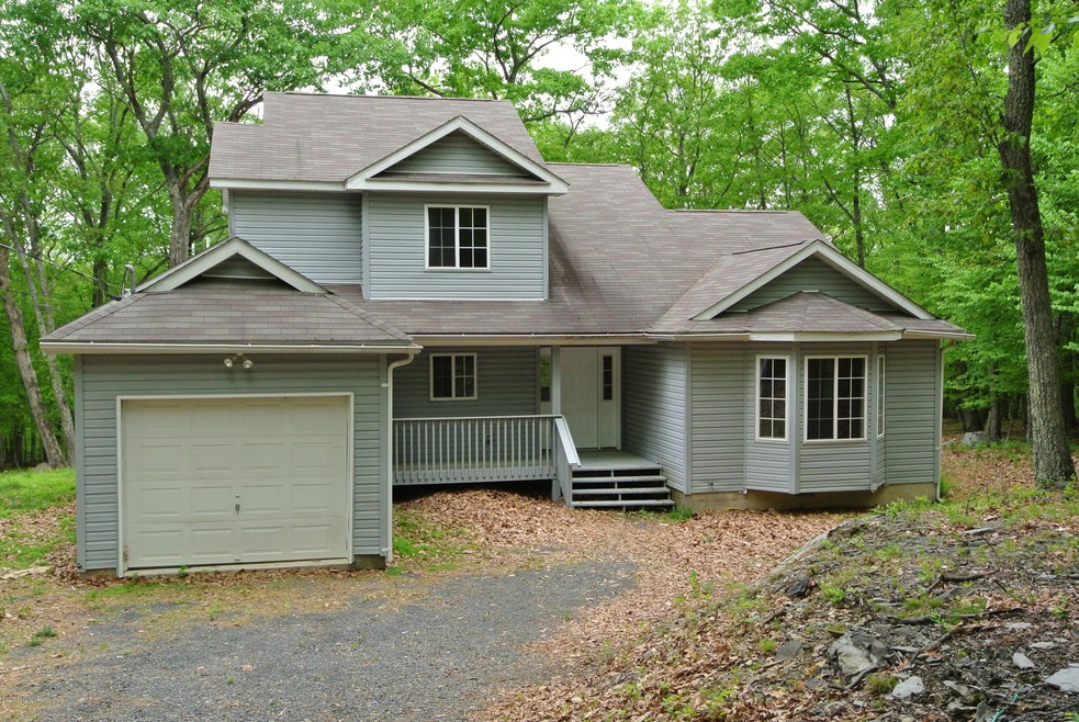 31 Fox Ct, Bushkill, PA 18324 - photo 1