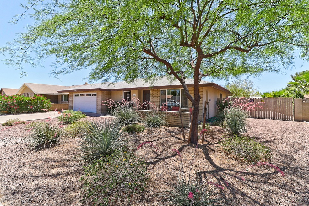Large Lot- Nearly 9,000 sq ft!