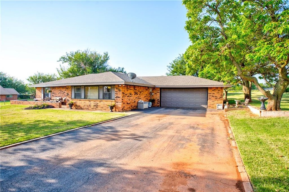 3512 W 7th St, Elk City, OK 73644 - photo 1