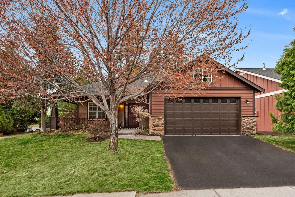 61476 Brosterhous Rd, Bend, OR 97702 - photo 1