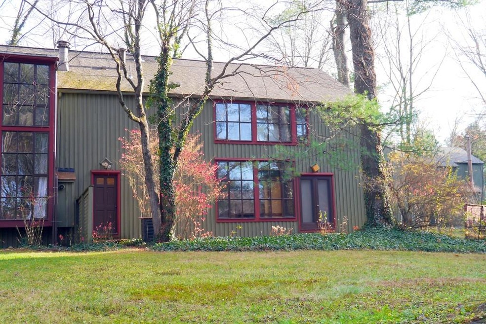 25 Pine Grove unit 25, Amherst, MA 01002 - photo 1