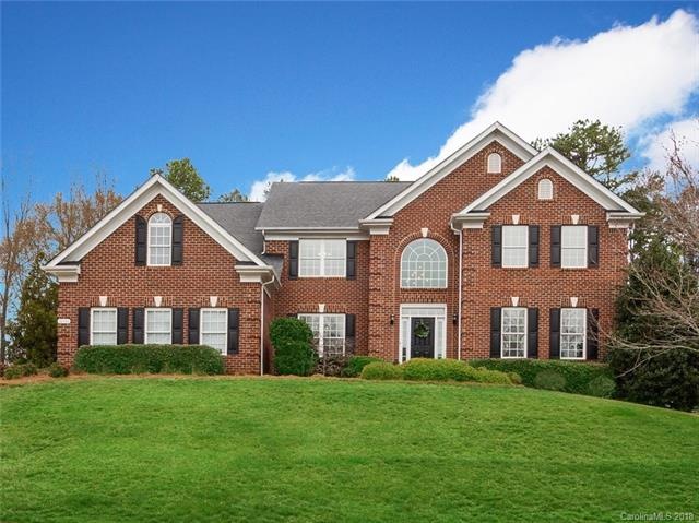 Full Brick, on Golf Course & Master on Main!
