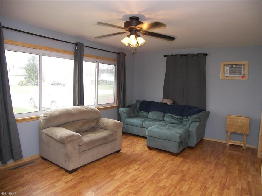 4524 Camden Ave, Lorain, OH 44055 - photo 1