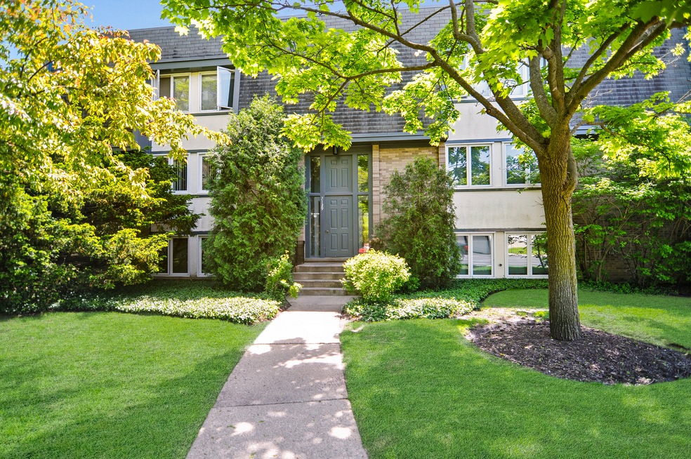 2129 Ammer Ridge Ct unit 102, Glenview, IL 60025 - photo 1