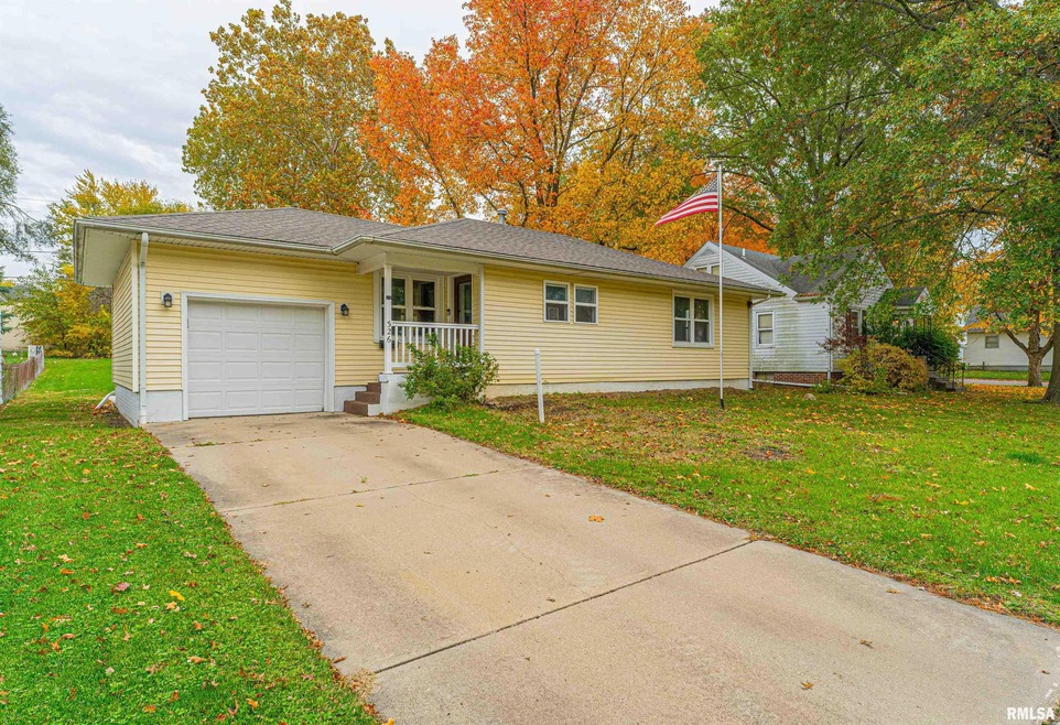 326 Williamette Ave, Lincoln, IL 62656 - photo 1