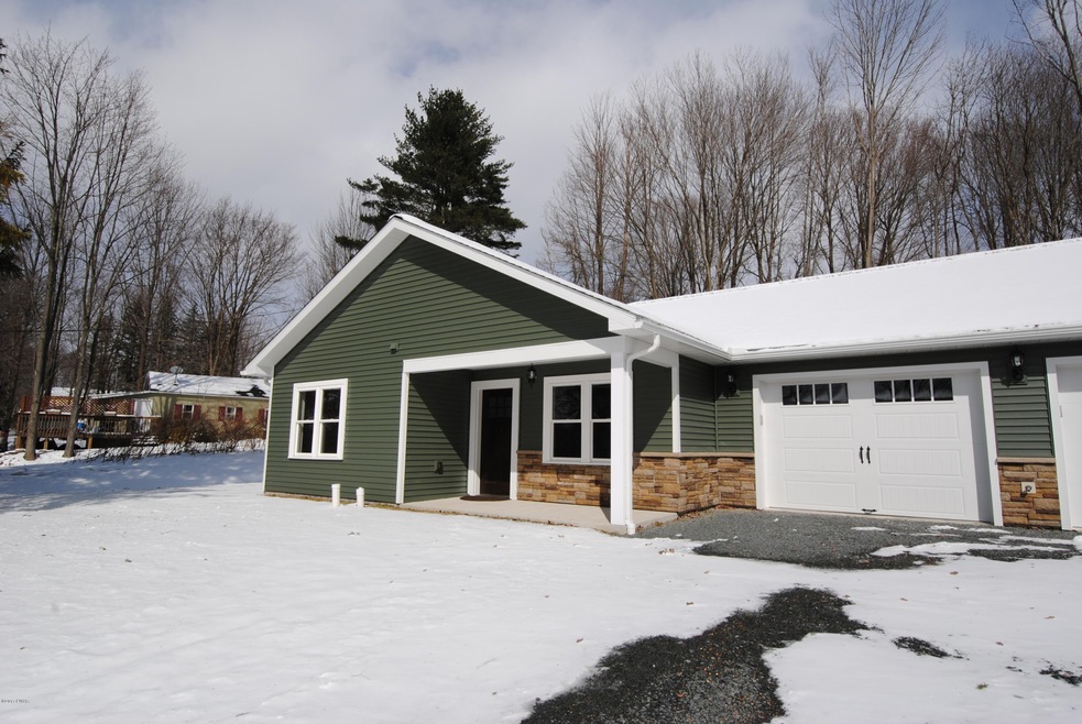 94 Lakeside Dr, Honesdale, PA 18431 - photo 1