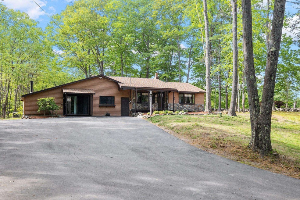 135 Kaime Rd, Chichester, NH 03258 - photo 1