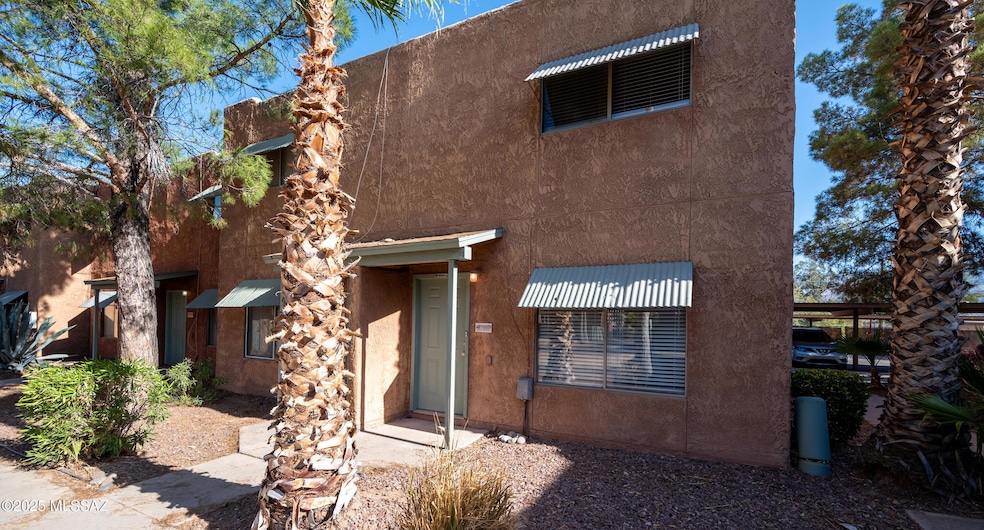 2950 N Alvernon-13
