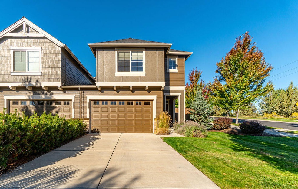 63211 Black Powder Ln, Bend, OR 97701 - photo 1