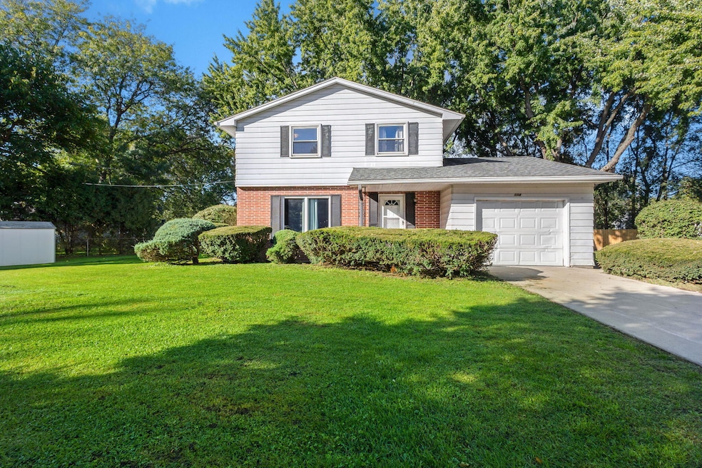 104 Hedge Ct, La Porte, IN 46350 - photo 1