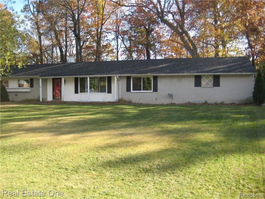 1707 Ledbury Dr, Bloomfield Hills, MI 48304 - photo 1