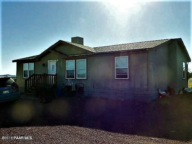 655 W Couchman Trail, Ash Fork, AZ 86320 - photo 1