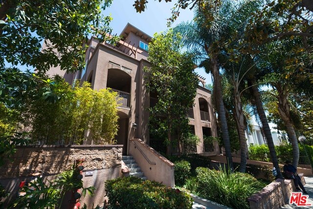 Sold $950,000