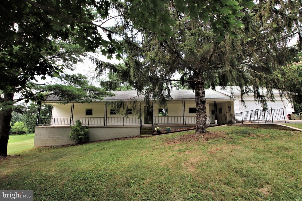 21127 Mount Aetna Rd, Hagerstown, MD 21742 - photo 1