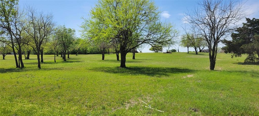 11 Woodland Ct, Gainesville, TX 76240 - photo 1