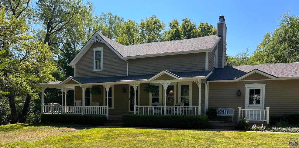 8121 SW 21st St, Topeka, KS 66615 - photo 1