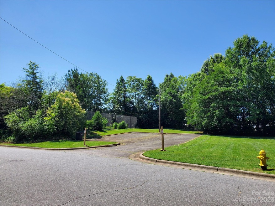 000 Dorset St, Statesville, NC 28677 - photo 1