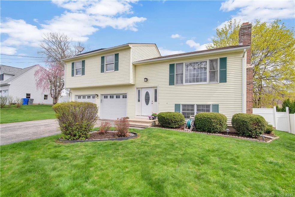 13 Eileen Ln, Enfield, CT 06082 - photo 1