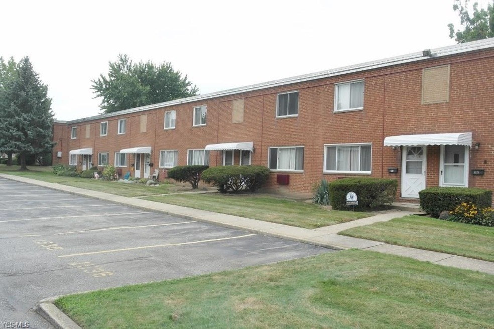 1529 Severn Ln unit 4F, Wickliffe, OH 44092 - photo 1