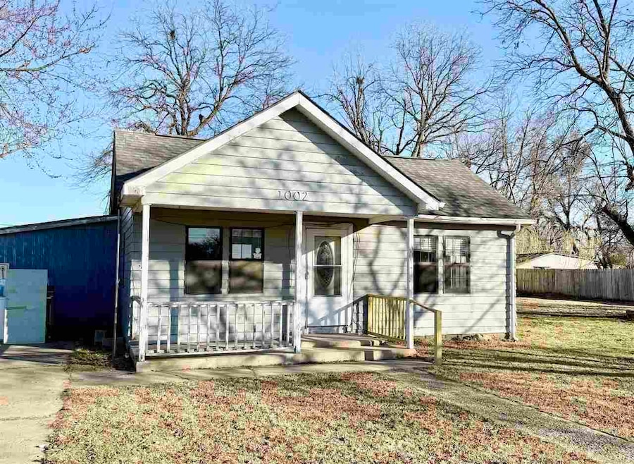 1002 S 9th St, Blackwell, OK 74631 - photo 1