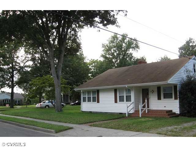 411 2nd St, West Point, VA 23181 - photo 1