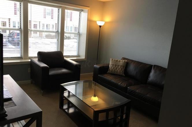 762 Cap living room