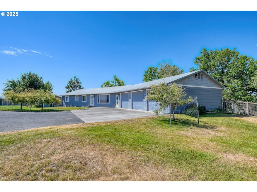 72062 Westfield Blvd, Pendleton, OR 97801 - photo 1