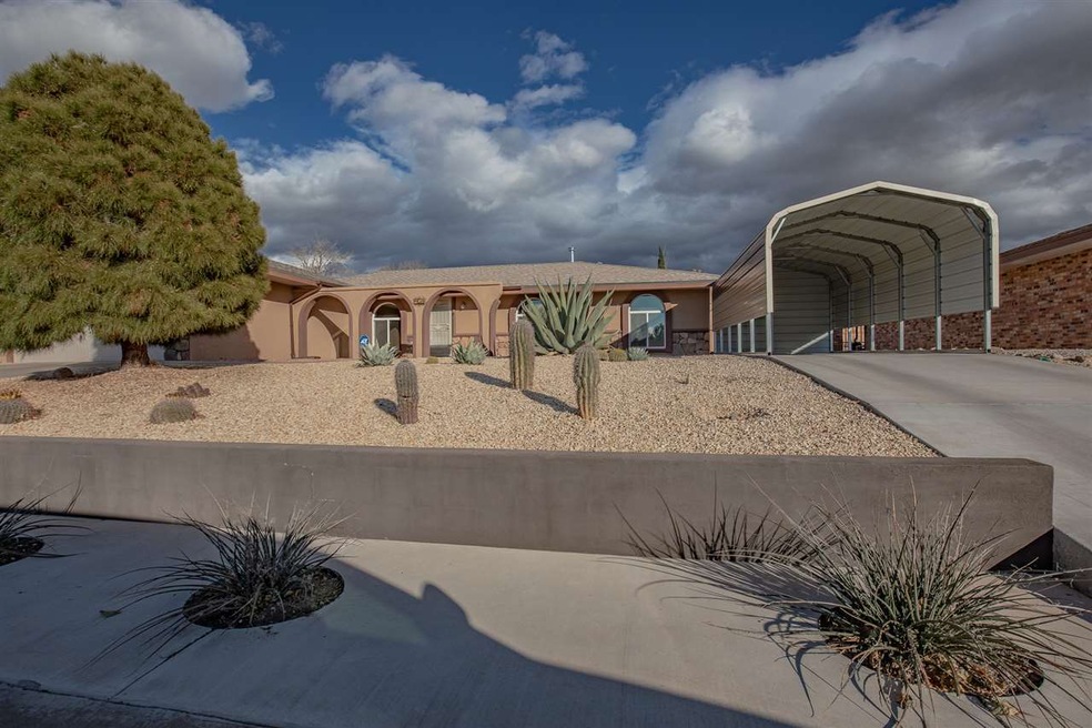 404 Sunglow Ave, Alamogordo, NM 88310 - photo 1