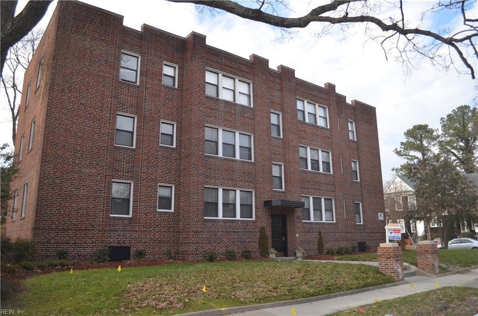 For Rent $1,300/month • Co-Listing Agent