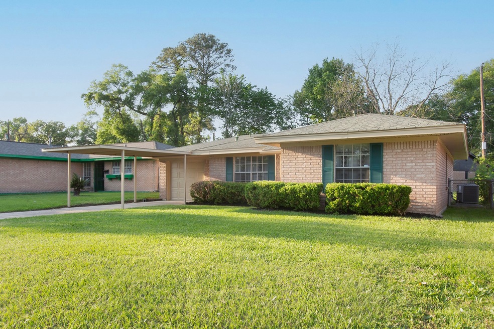 6219 Rietta St, Houston, TX 77016 - photo 1