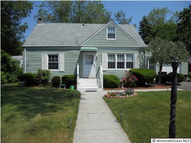 213 Maple Ave, Neptune, NJ 07753 - photo 1