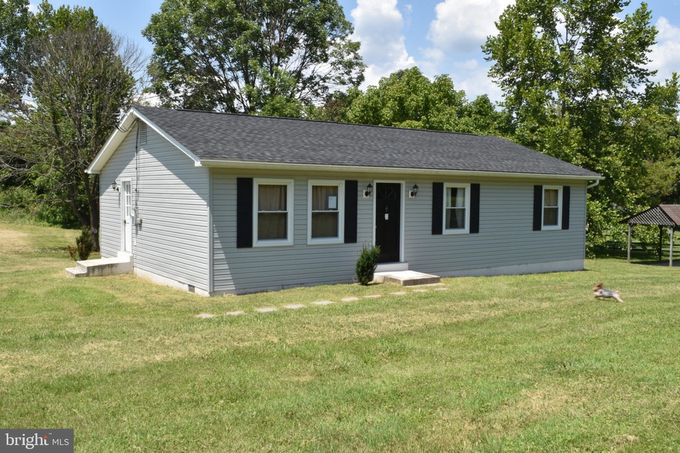 292 Thompson Hollow Rd, Bentonville, VA 22610 - photo 1