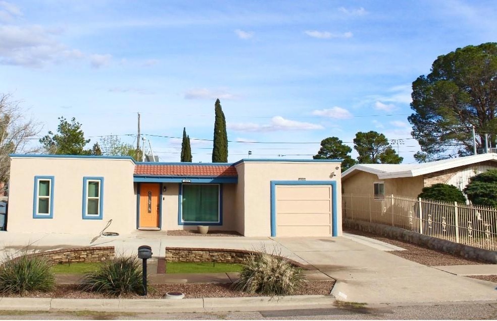 2028 Diciembre Dr, El Paso, TX 79935 - photo 1