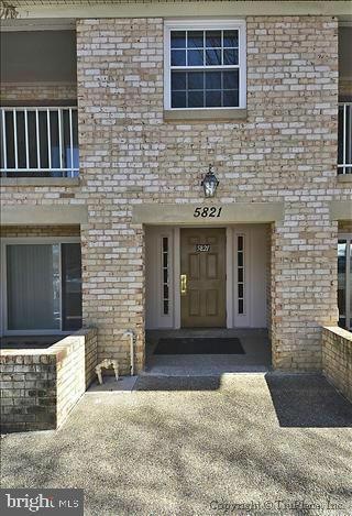 5821 Cove Landing Rd unit 304, Burke, VA 22015 - photo 1