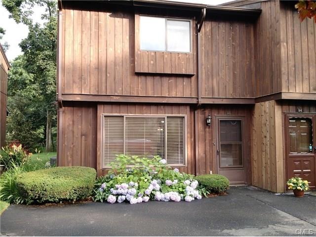 2 Hadik Pkwy unit 2D, Norwalk, CT 06854 - photo 1