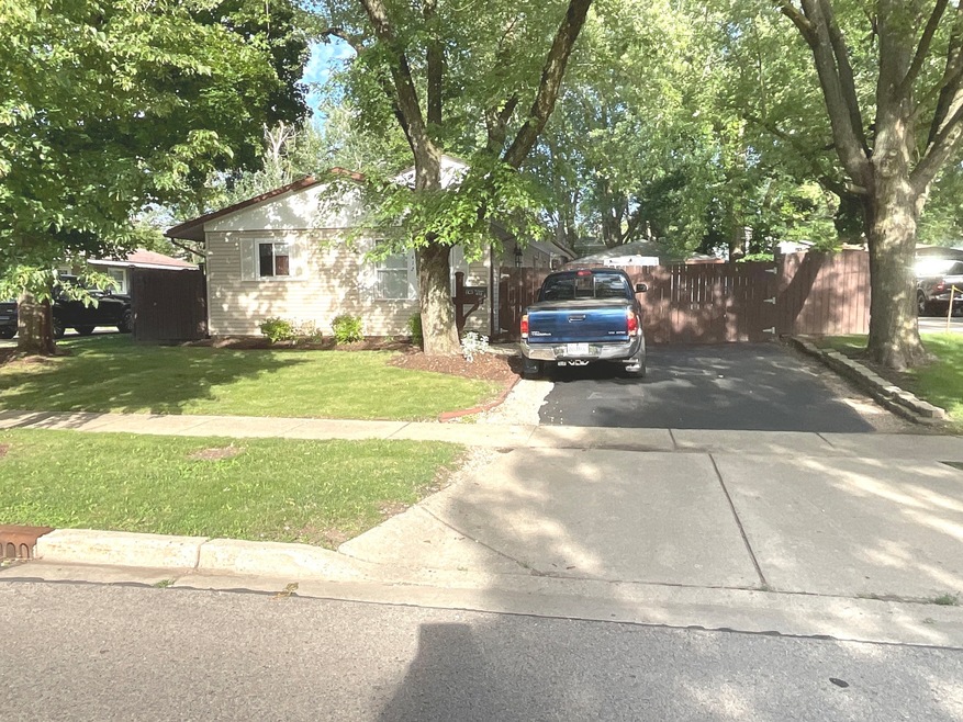 412 Tulsa Ave, Carpentersville, IL 60110 - photo 1