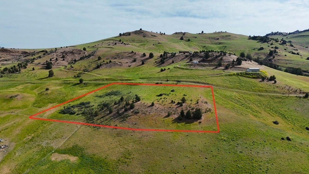 unit 3 Lot 181 Lakeview Rd unit 3, Hornbrook, CA 96044 - photo 1