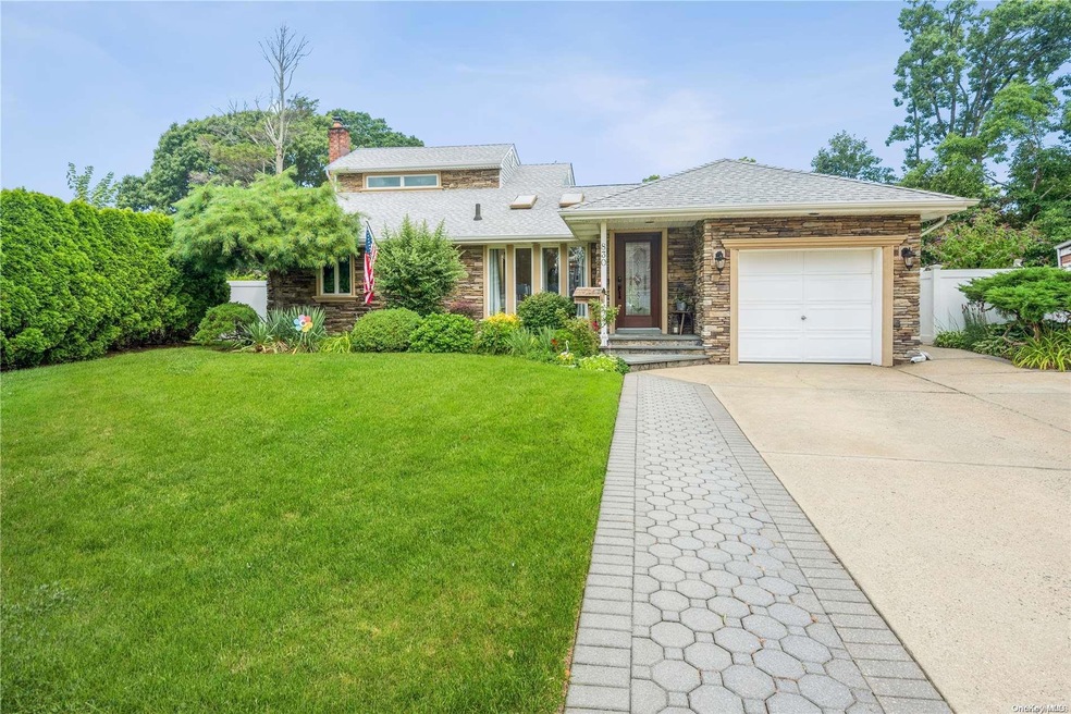 830 Willow Rd, Franklin Square, NY 11010 - photo 1