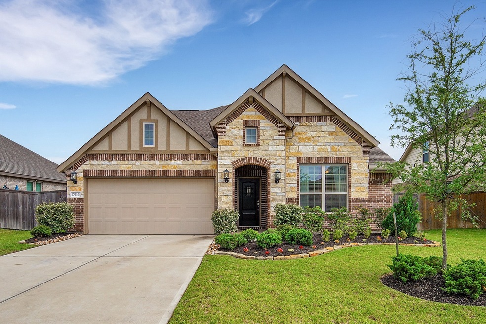 17619 Cypress Hilltop Way, Hockley, TX 77447 - photo 1