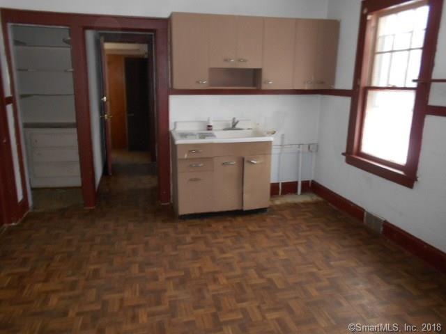 284 Sedgewick Ave, Stratford, CT 06615 - photo 1