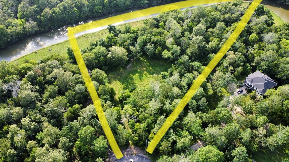 7649 W Oak Cross St, Alvin, TX 77511 - photo 1