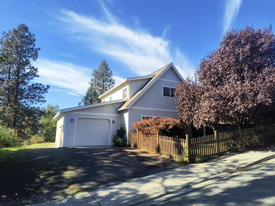 58 SW Leonard St, Grants Pass, OR 97526 - photo 1