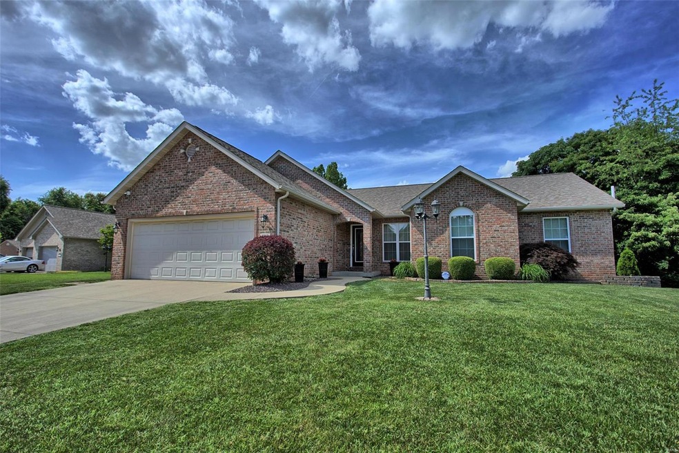 1112 Oak Ln, Maryville, IL 62062 - photo 1