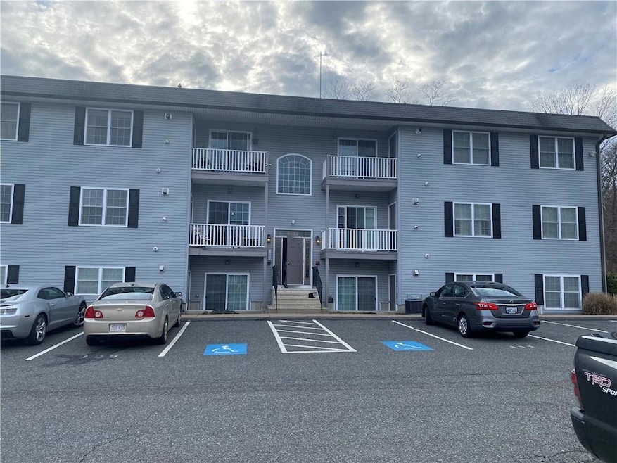 402 New River Rd Unit 102, Manville, RI 02838