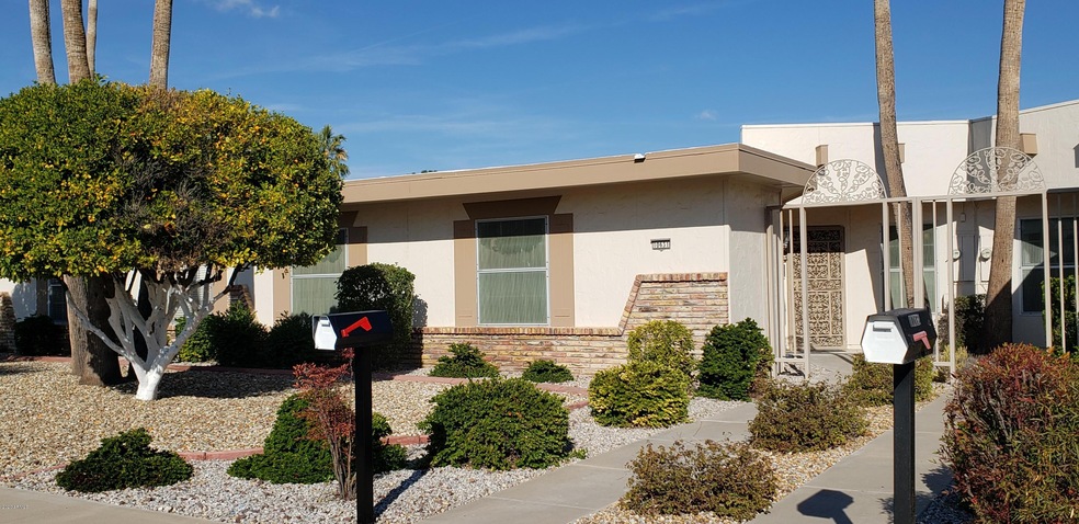 10631 W Wheatridge Dr, Sun City, AZ 85373 - photo 1