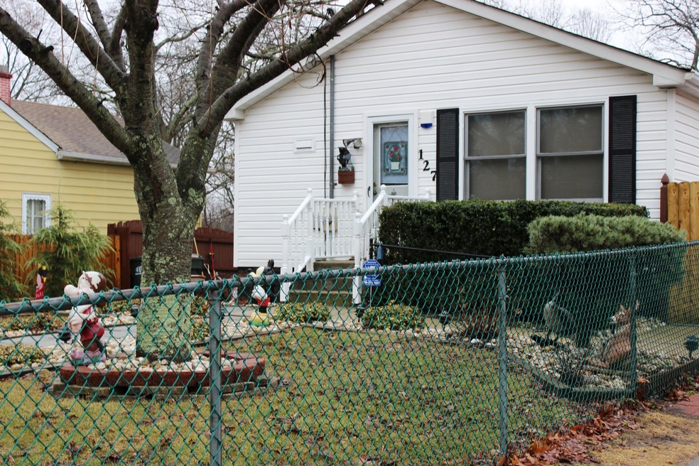 127 W 3rd Front