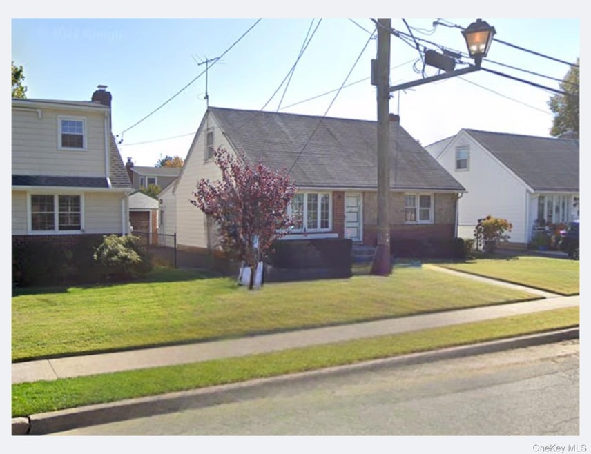 23 Park Cir, Mineola, NY 11501 - photo 1