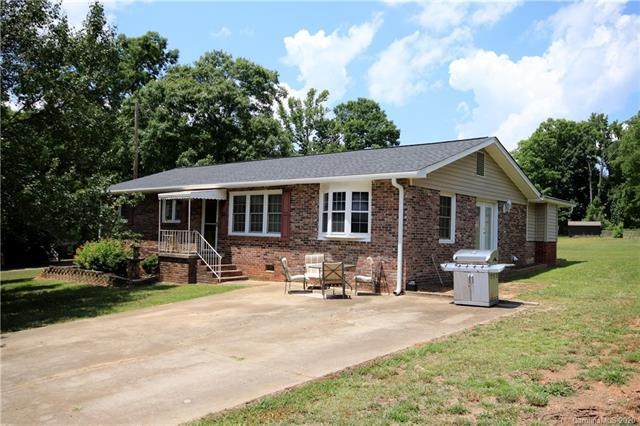 Wow! Beautiful Brick Ranch home on over 4 acres!!!